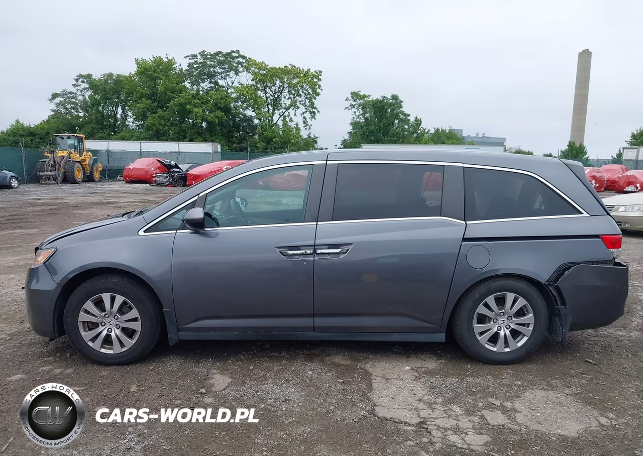 2016 Honda Odyssey Se VIN:5FNRL5H35GB158629 - 14