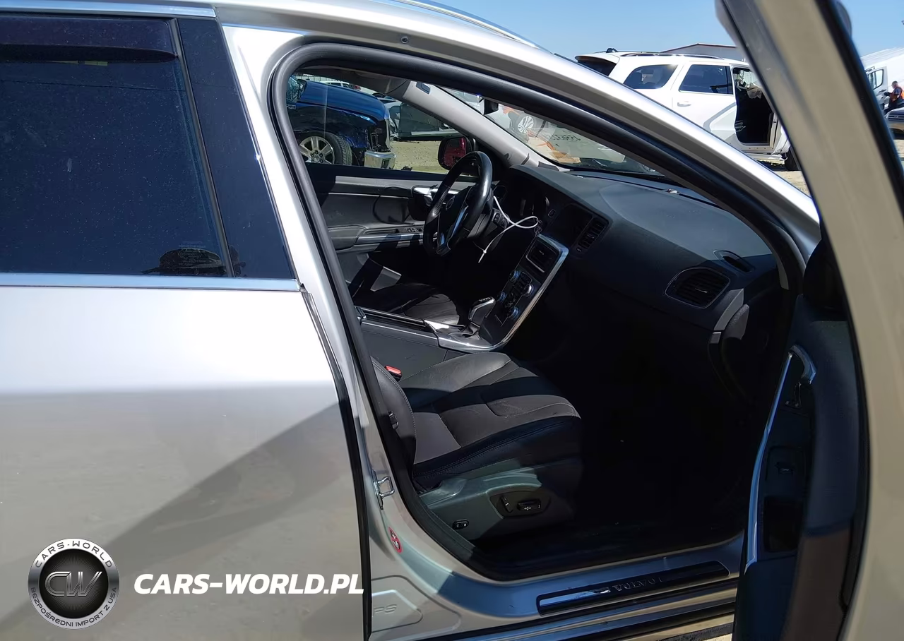 2017 Volvo V60 T5 Premier VIN:YV140MEK7H1369814 - 5