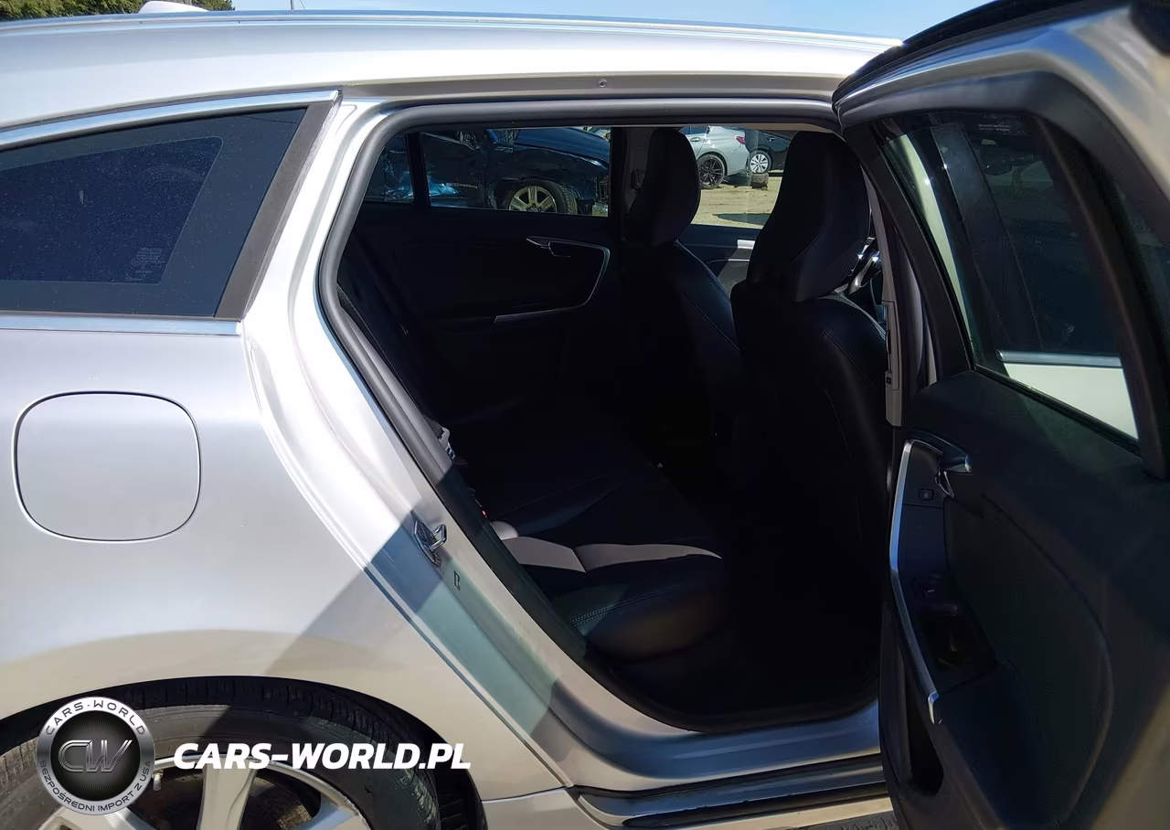 2017 Volvo V60 T5 Premier VIN:YV140MEK7H1369814 - 8