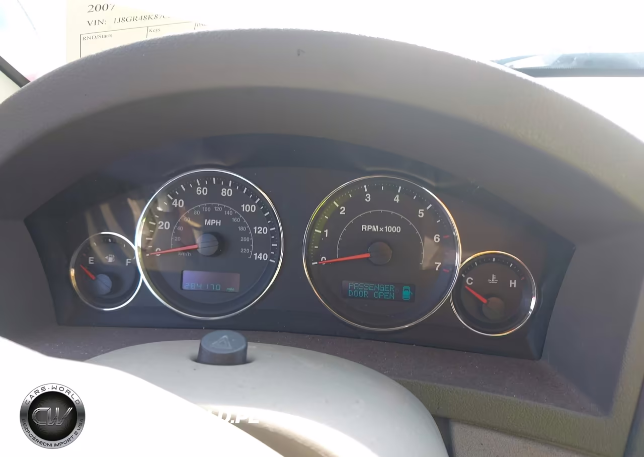 2007 Jeep Grand Cherokee Laredo VIN:1J8GR48K87C522913 - 7