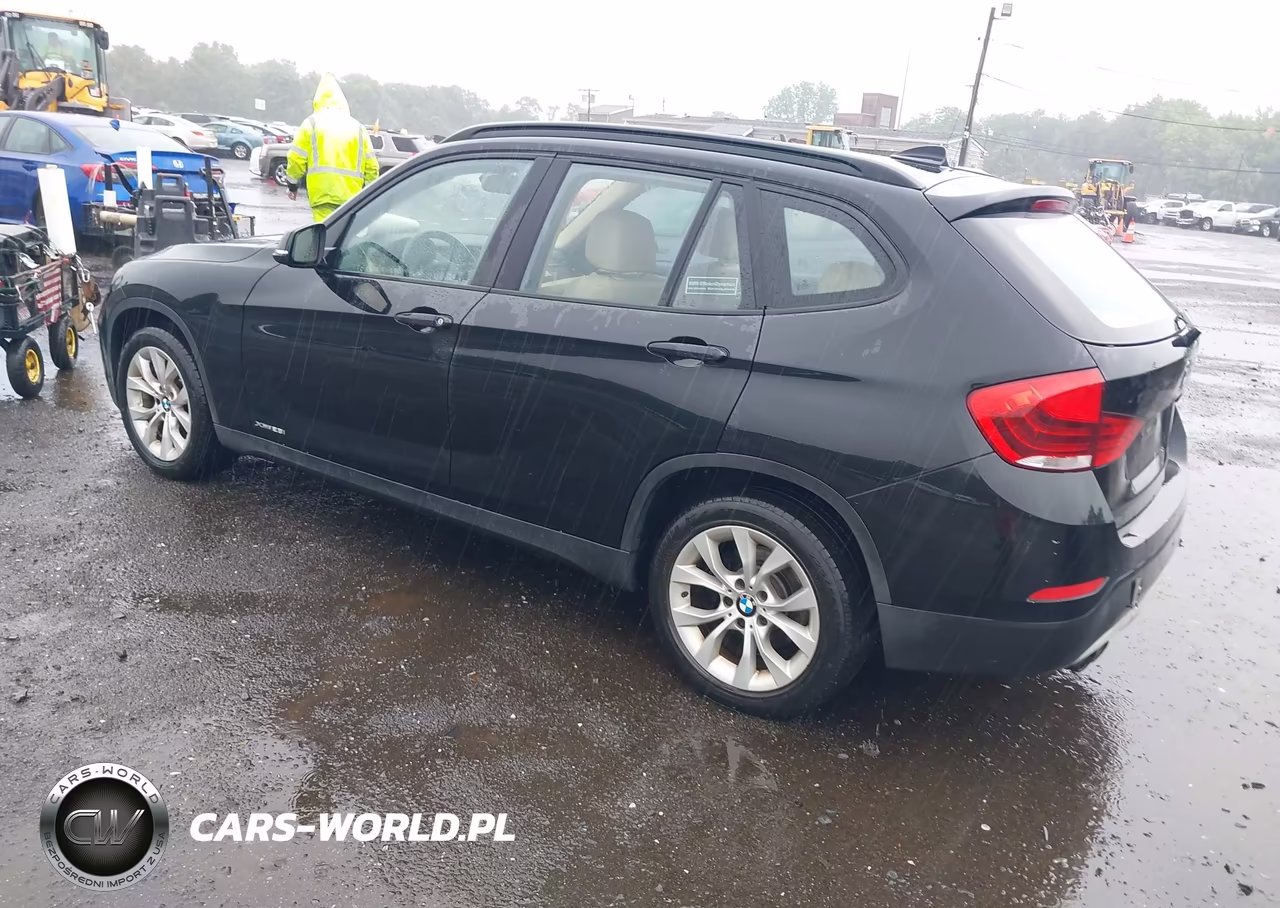 2014 BMW X1 xDrive28I VIN:WBAVL1C52EVY21487 - 3