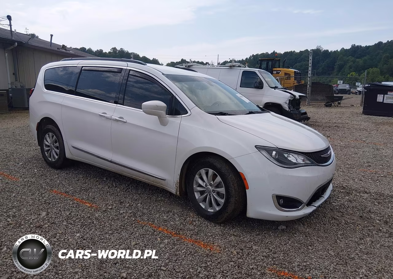 2017 Chrysler Pacifica Touring-L VIN:2C4RC1BG1HR733724 - 1