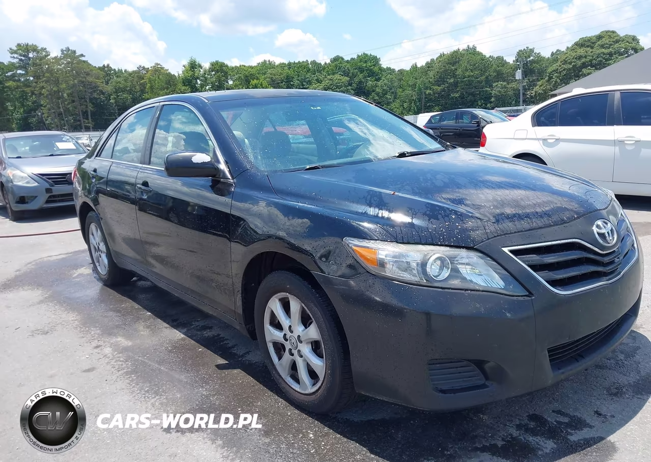 2011 Toyota Camry Le – zdjęcie 1 z 13