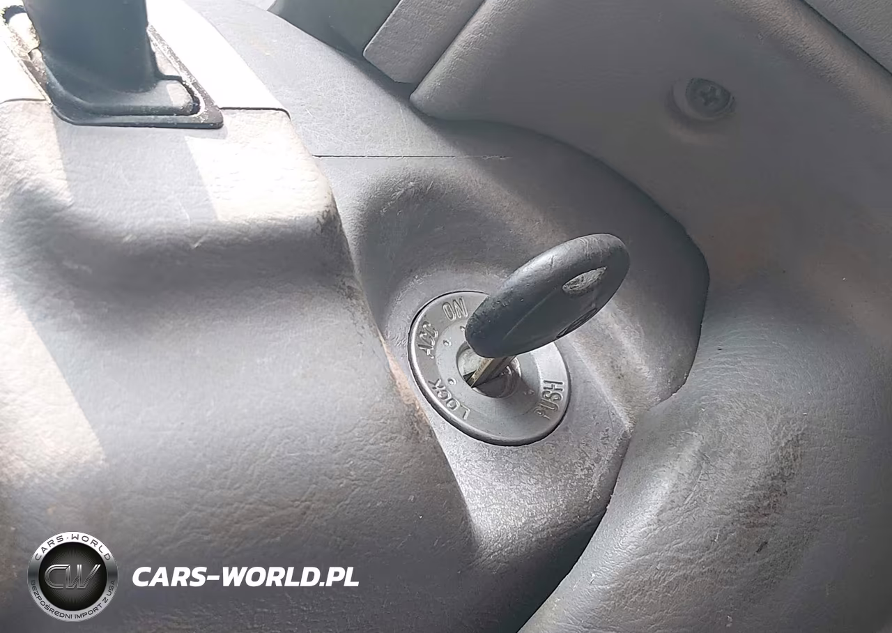 2002 Hyundai Accent L VIN:KMHCF35GX2U164933 - 11