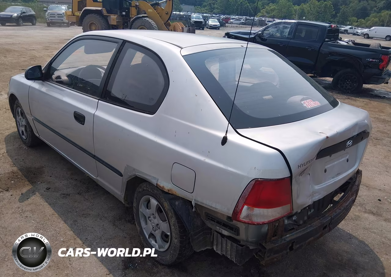 2002 Hyundai Accent L VIN:KMHCF35GX2U164933 - 3
