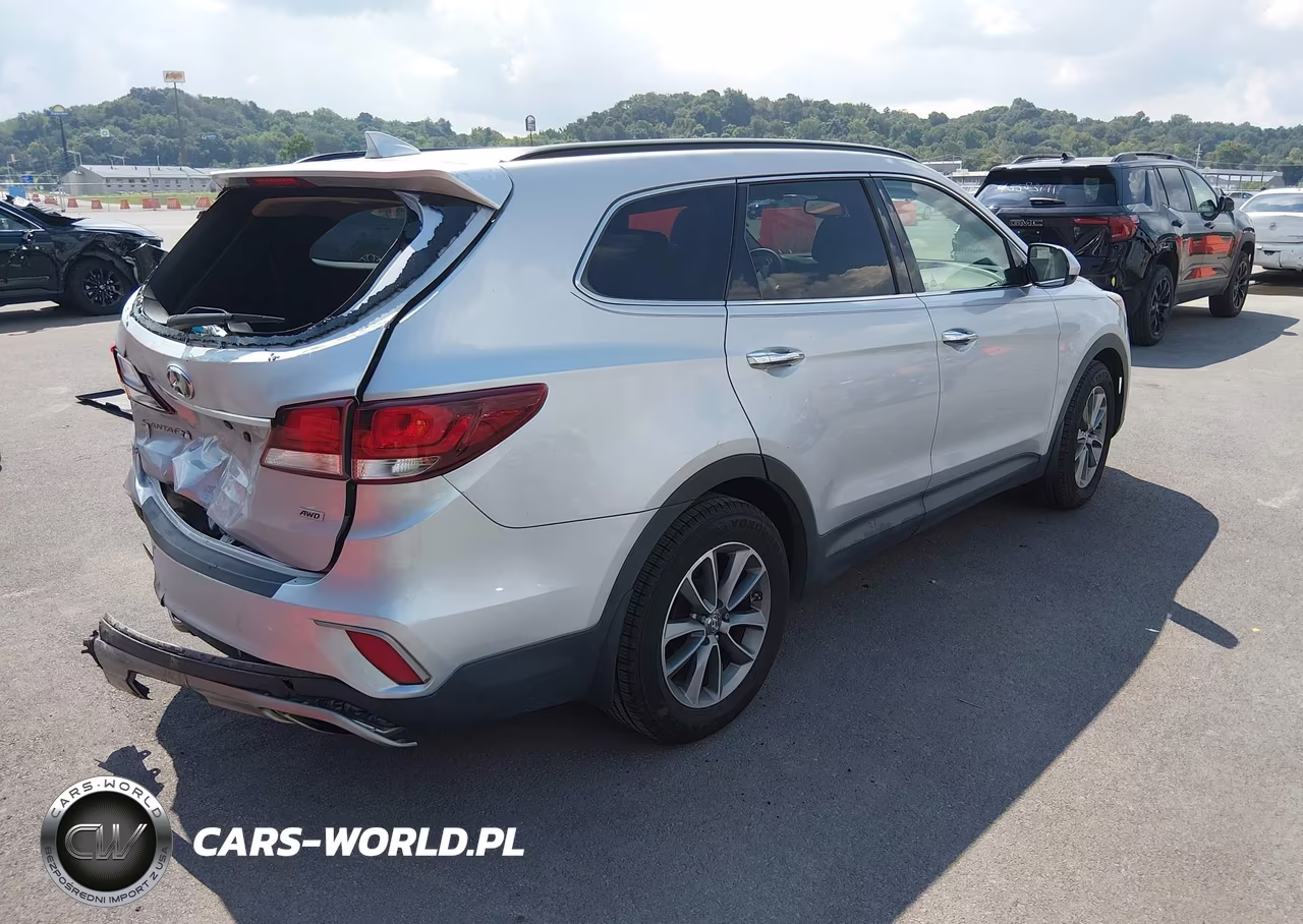 2017 Hyundai Santa Fe Se VIN:KM8SMDHF7HU256343 - 4