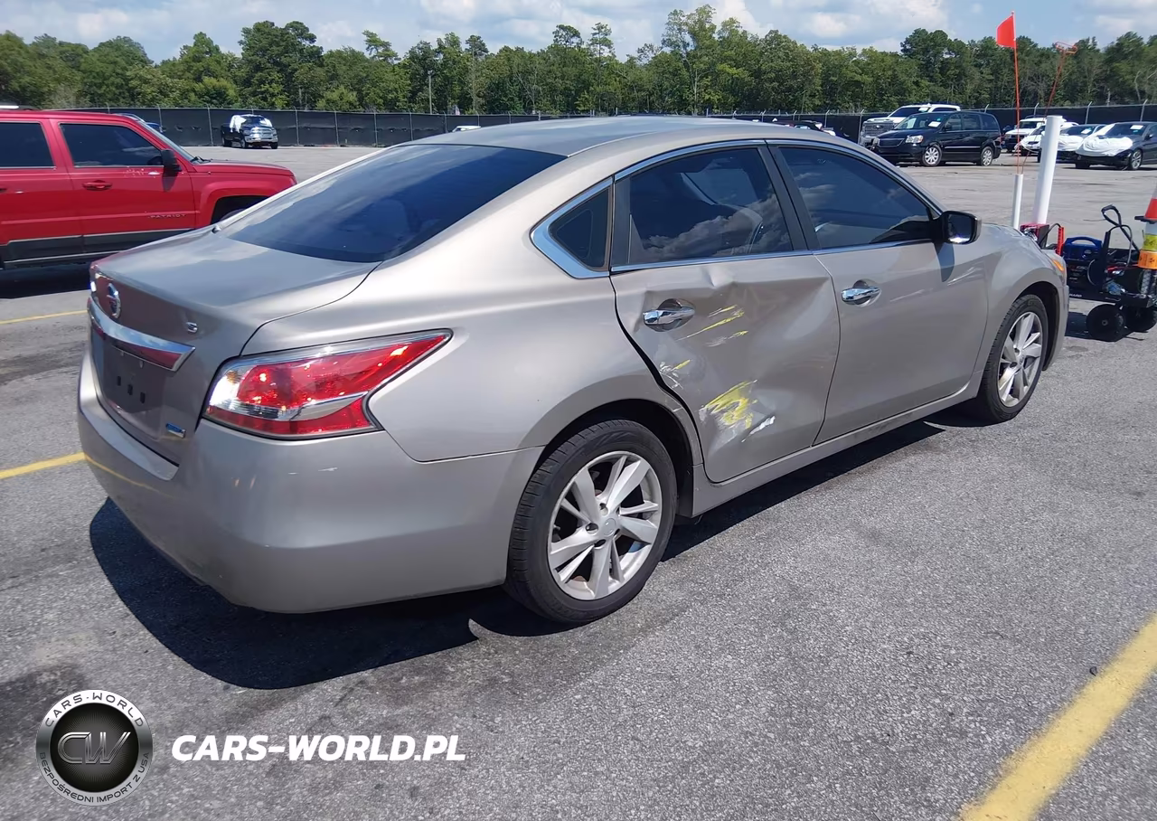 2014 Nissan Altima 2.5 S VIN:1N4AL3AP8EN361114 - 4