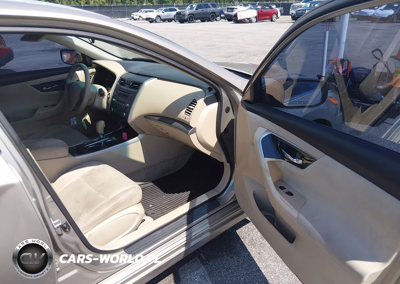 2014 Nissan Altima 2.5 S VIN:1N4AL3AP8EN361114 - 5