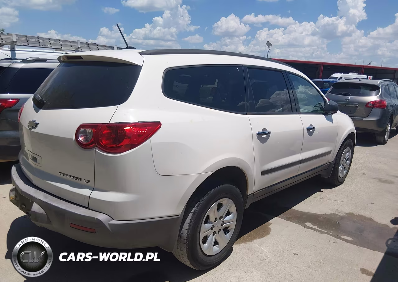 2011 Chevrolet Traverse Ls VIN:1GNKREED0BJ334301 - 4