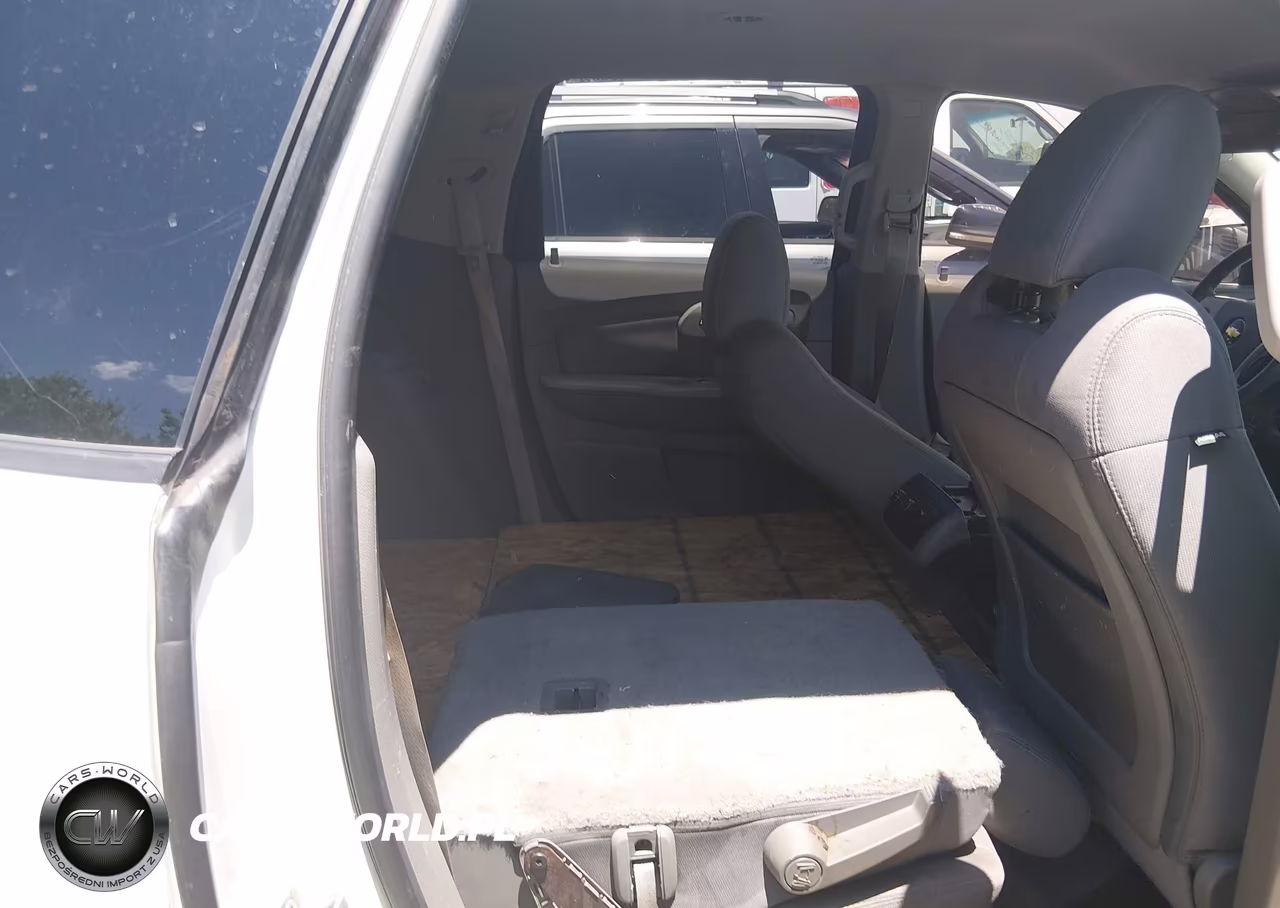 2011 Chevrolet Traverse Ls VIN:1GNKREED0BJ334301 - 8