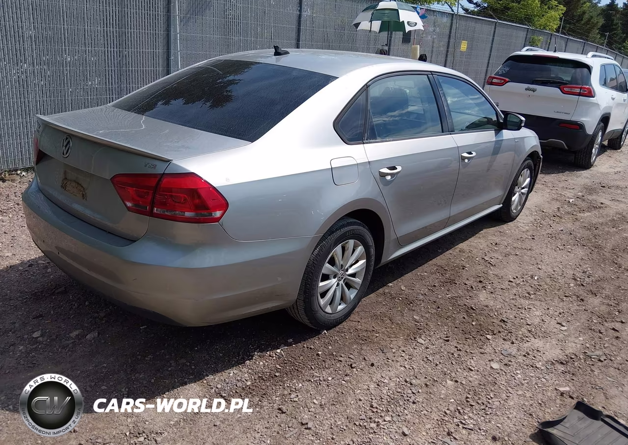 2014 Volkswagen Passat 1.8T Wolfsburg Edition VIN:1VWAT7A35EC080900 - 4