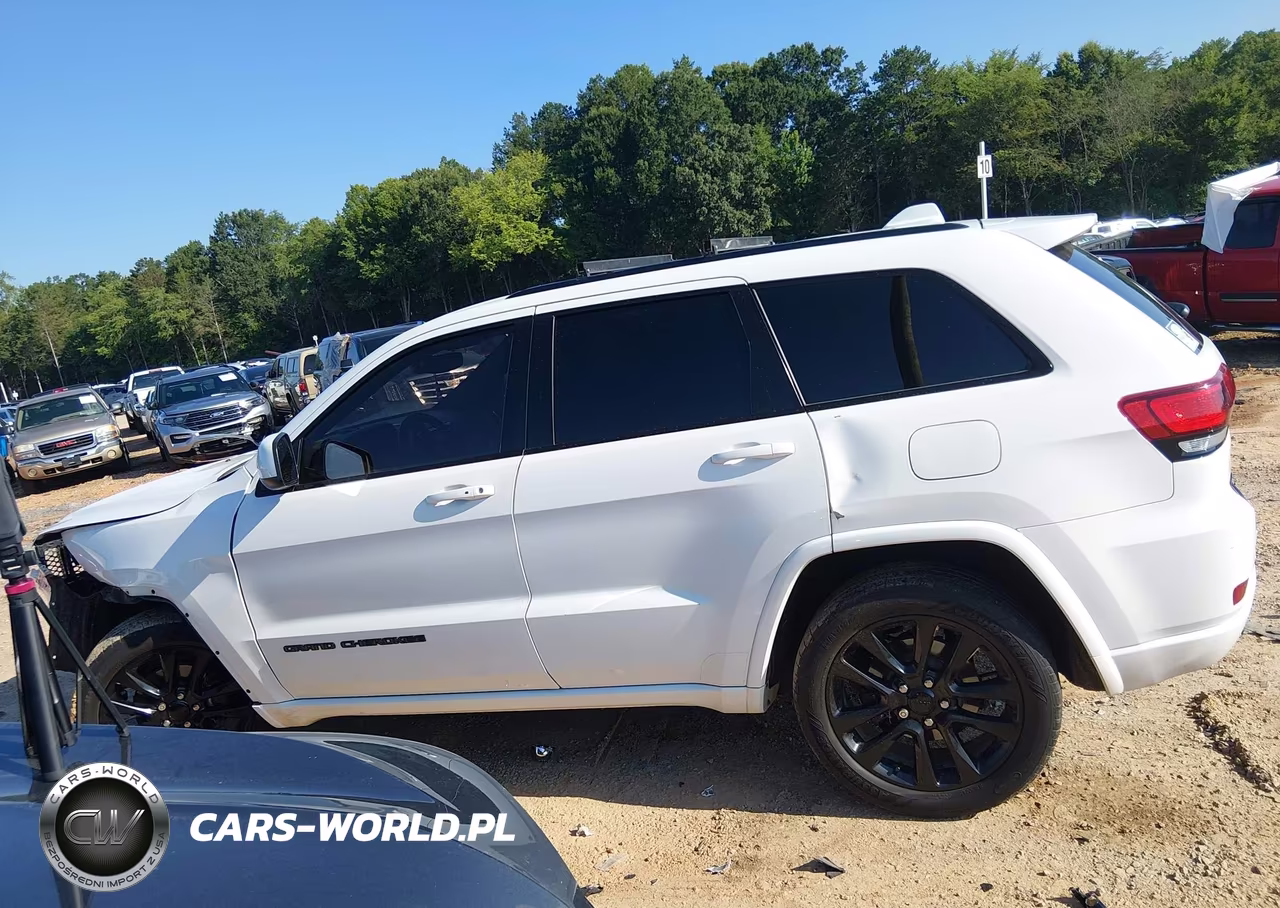 2017 Jeep Grand Cherokee Altitude VIN:1C4RJFAG8HC897646 - 15