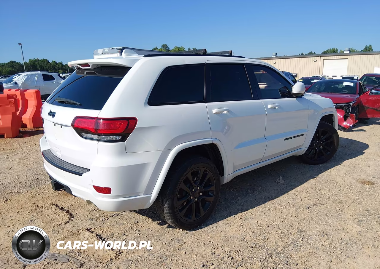 2017 Jeep Grand Cherokee Altitude VIN:1C4RJFAG8HC897646 - 4