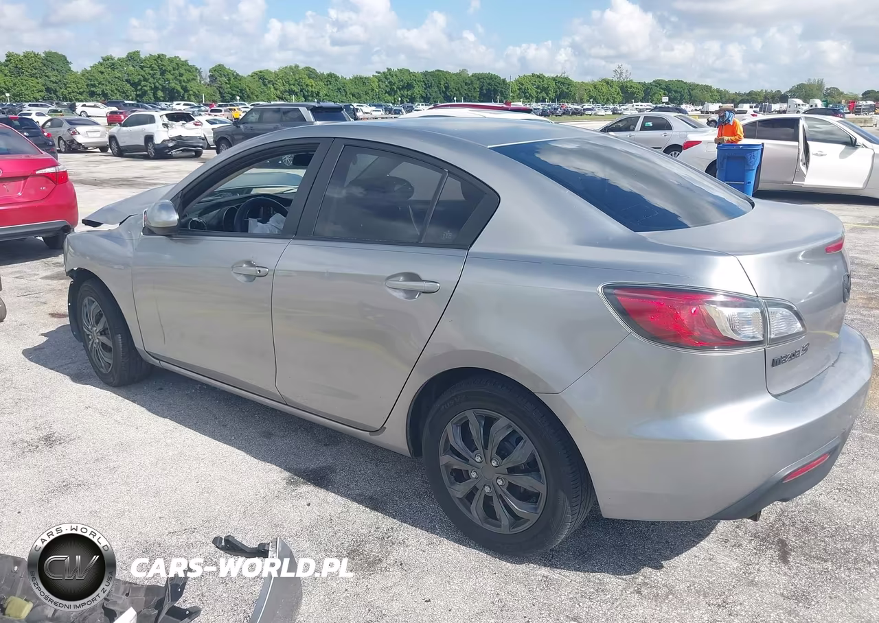 2011 Mazda Mazda3 I Sport VIN:JM1BL1UG3B1462644 - 3