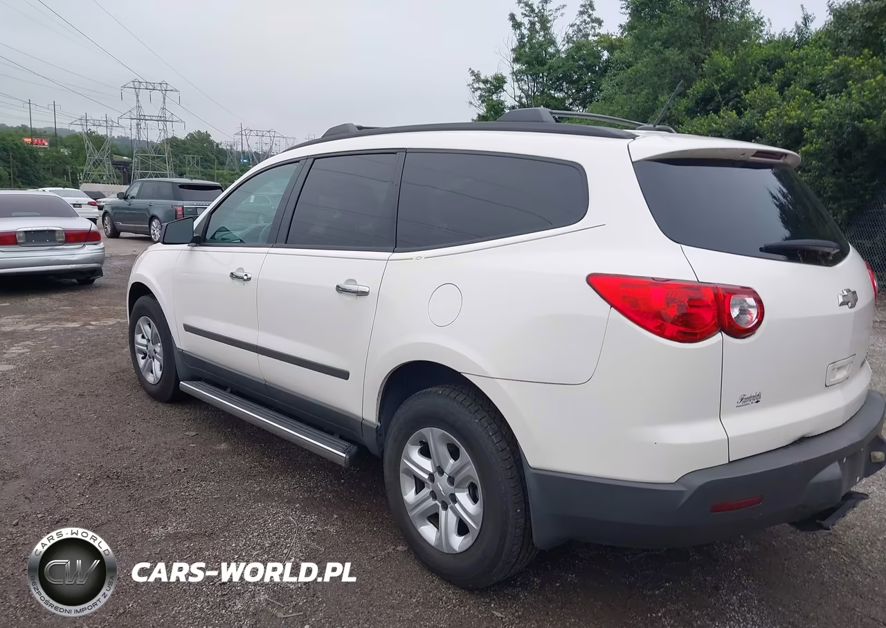 2011 Chevrolet Traverse Ls VIN:1GNKRFED1BJ389345 - 3