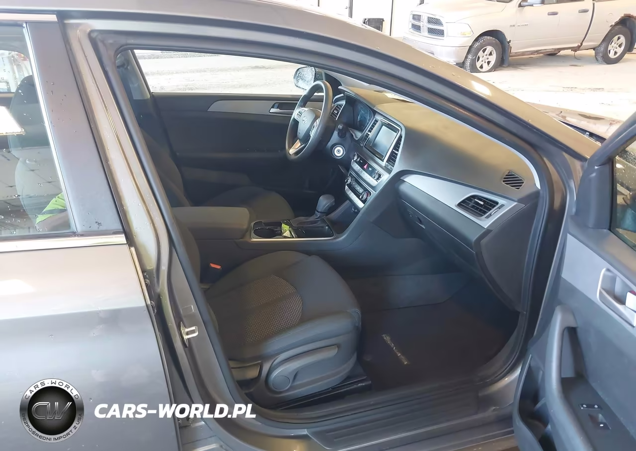 2019 Hyundai Sonata Eco VIN:5NPE24AA9KH801160 - 5