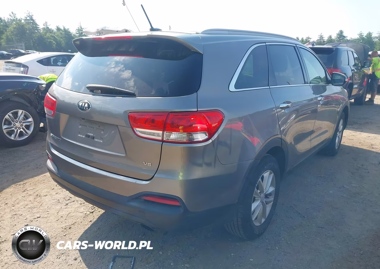2017 Kia Sorento 3.3L Lx VIN:5XYPGDA53HG197327 - 4