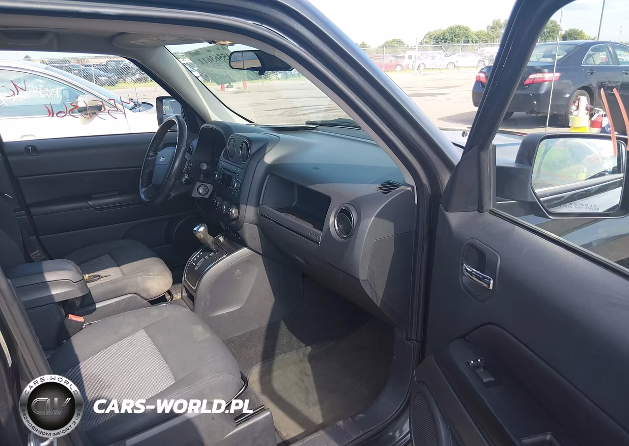2010 Jeep Patriot Sport VIN:1J4NF1GBXAD675800 - 5
