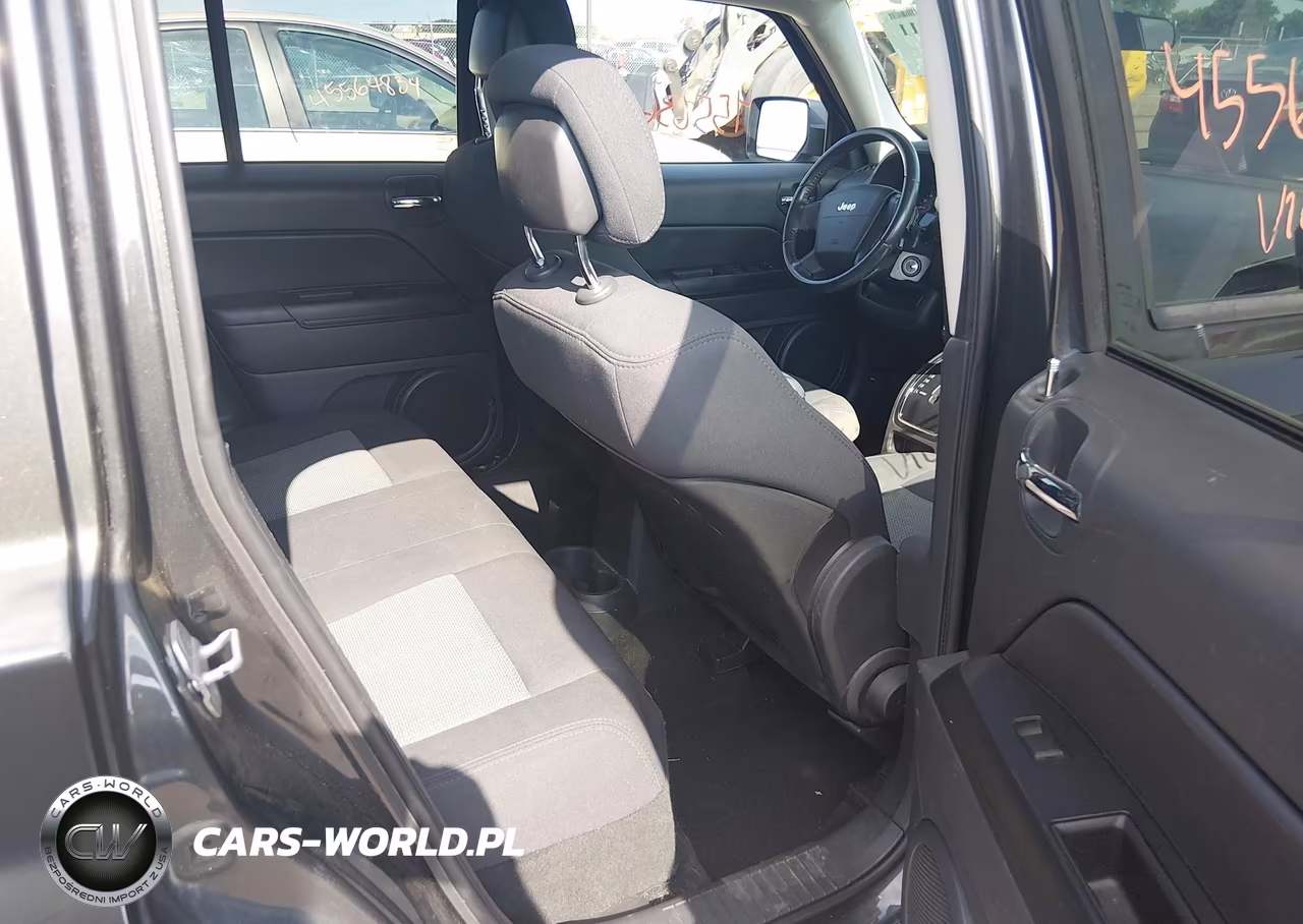 2010 Jeep Patriot Sport VIN:1J4NF1GBXAD675800 - 8