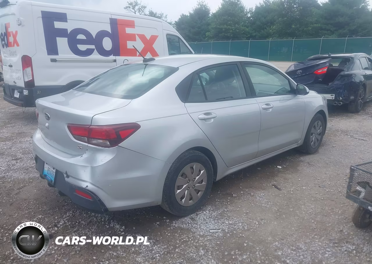 2018 Kia Rio S VIN:3KPA24AB7JE076880 - 4
