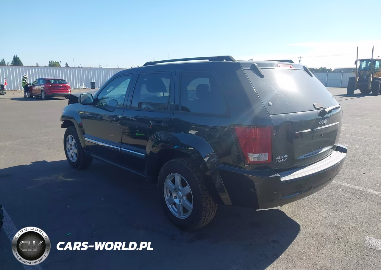 2010 Jeep Grand Cherokee Laredo VIN:1J4PR4GK7AC147364 - 3