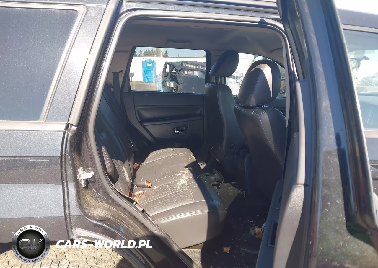 2010 Jeep Grand Cherokee Laredo VIN:1J4PR4GK7AC147364 - 8