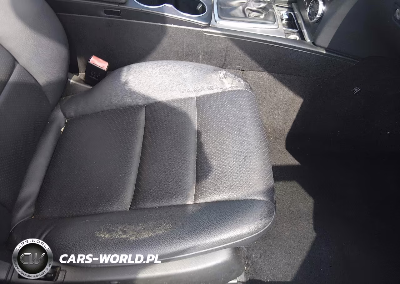 2014 Mercedes-Benz C 250 VIN:WDDGF4HB0ER305629 - 5