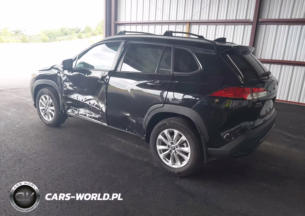 2025 Toyota Corolla Cross Le VIN:7MUCAAAG6SV145738 - 3