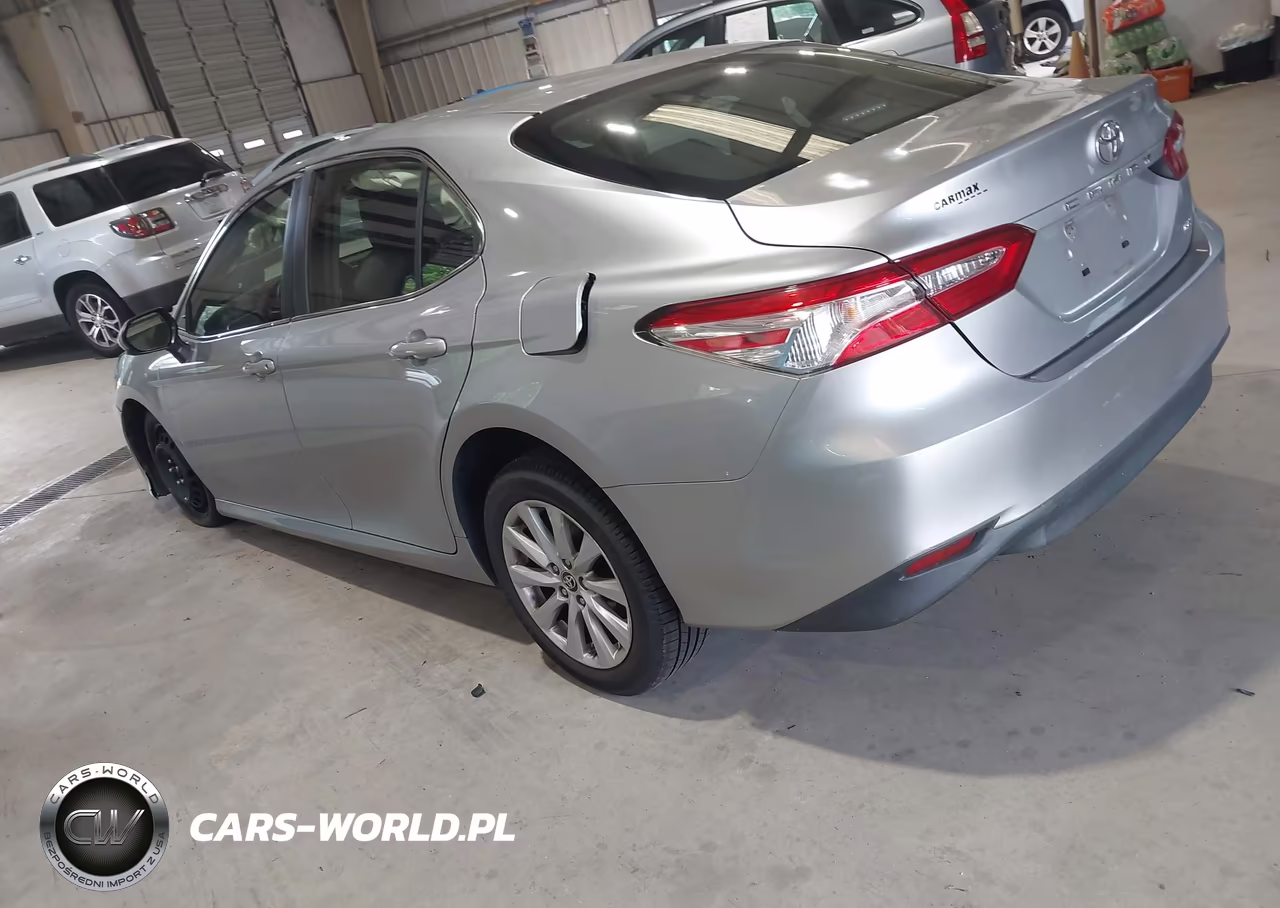 2018 Toyota Camry Le VIN:JTNB11HK4J3013394 - 3