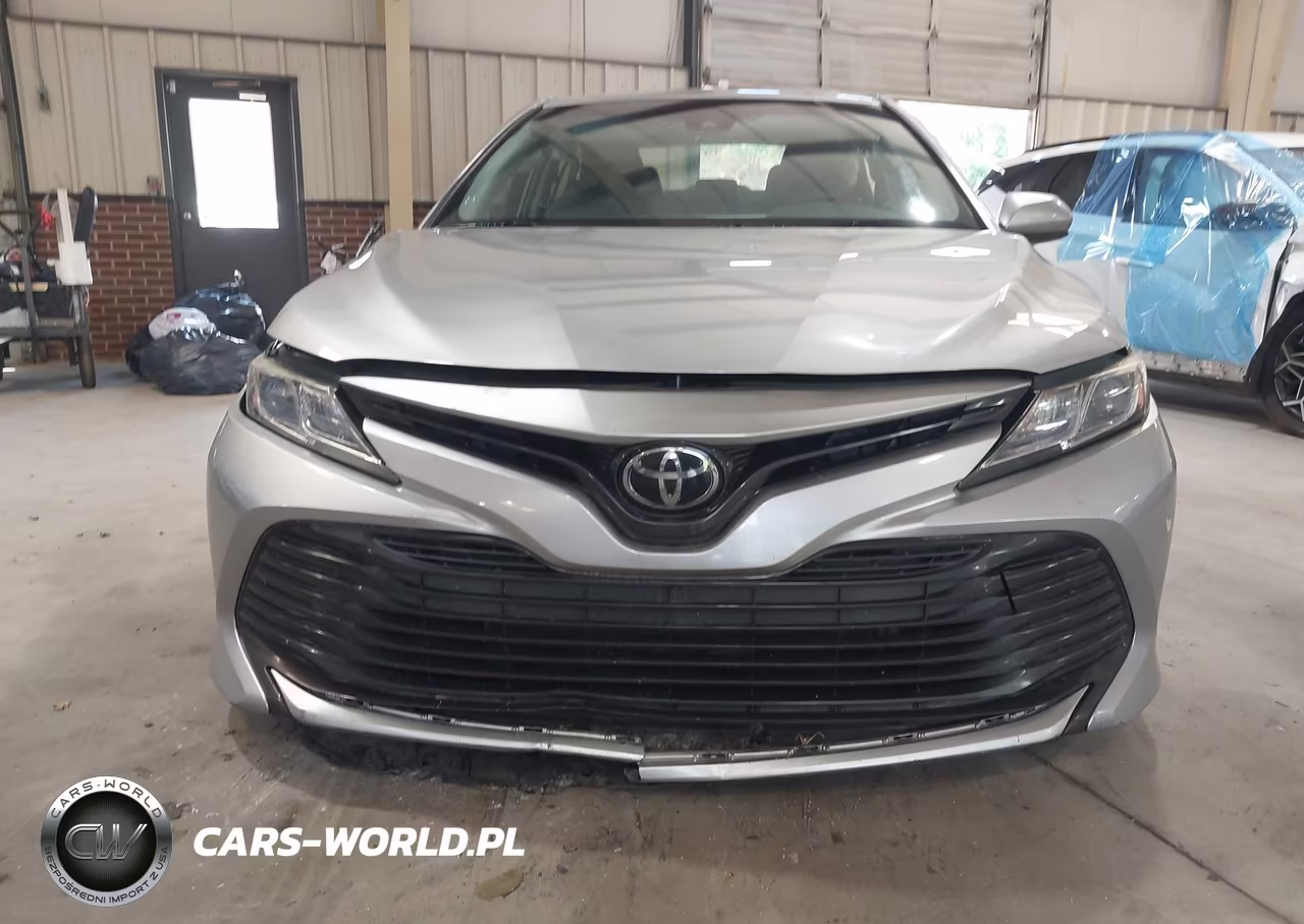2018 Toyota Camry Le VIN:JTNB11HK4J3013394 - 6