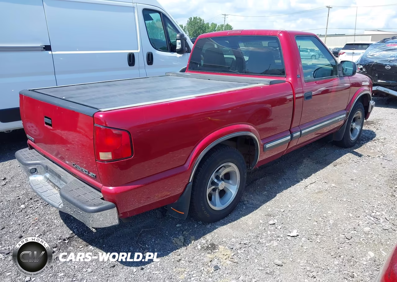 2000 Chevrolet S10 VIN:1GCCS1444YK113640 - 4
