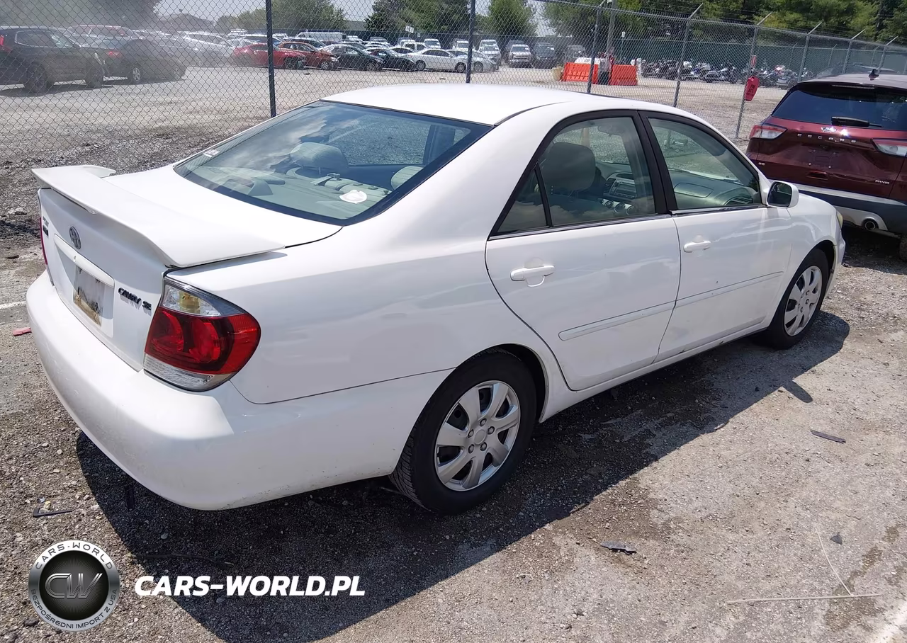 2005 Toyota Camry Se VIN:4T1BE32K45U001061 - 4