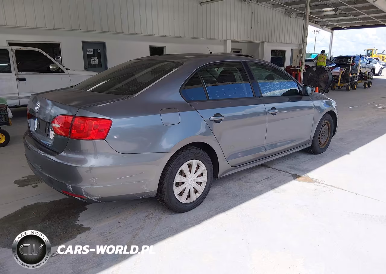 2011 Volkswagen Jetta 2.0L S VIN:3VW2K7AJXBM378181 - 4
