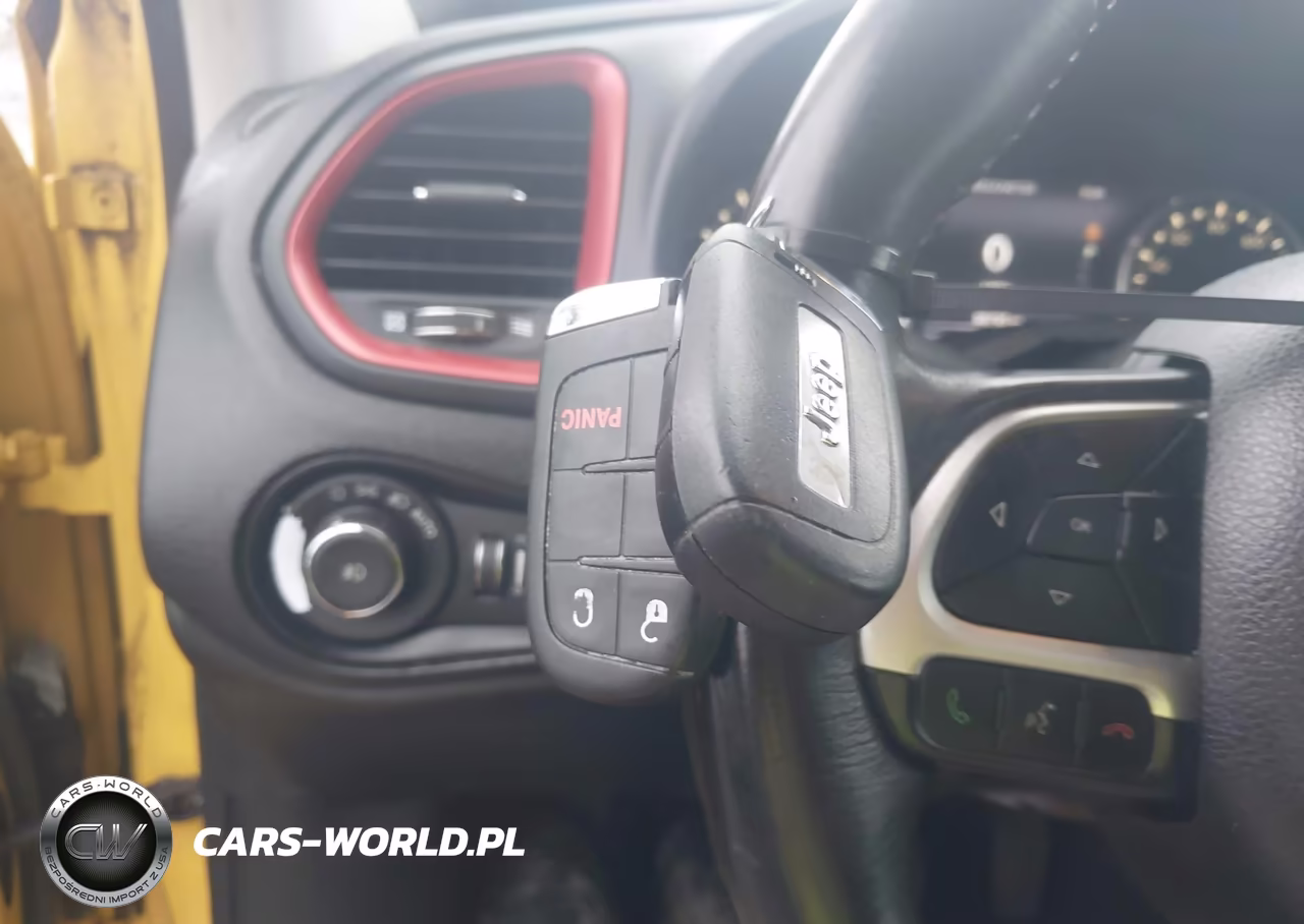2018 Jeep Renegade Trailhawk 4X4 VIN:ZACCJBCBXJPH42159 - 11