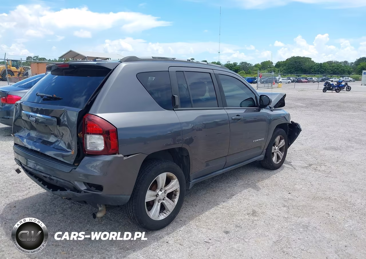 2016 Jeep Compass Sport VIN:1C4NJCBA1GD553740 - 4