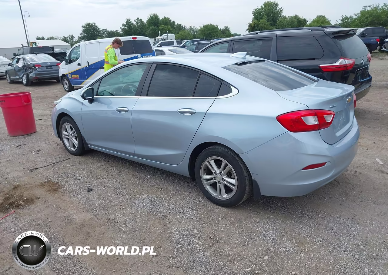 2017 Chevrolet Cruze Lt Manual VIN:1G1BG5SE0H7225704 - 3