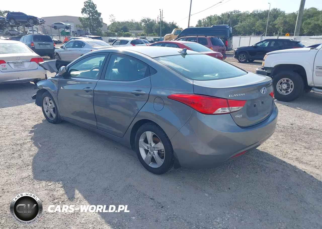 2013 Hyundai Elantra Gls VIN:5NPDH4AE2DH317489 - 3