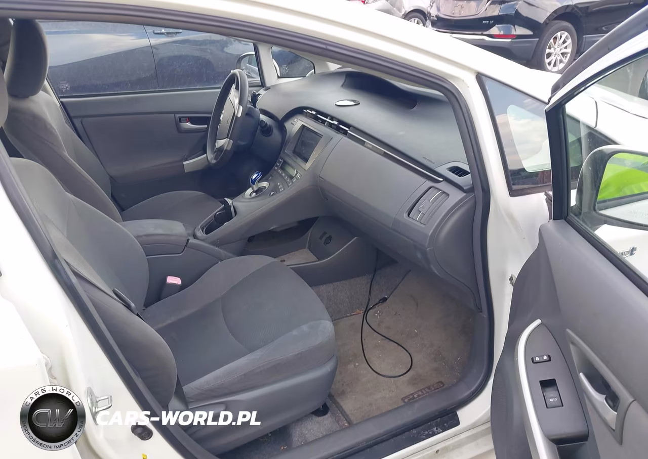 2011 Toyota Prius Two VIN:JTDKN3DUXB5330291 - 5