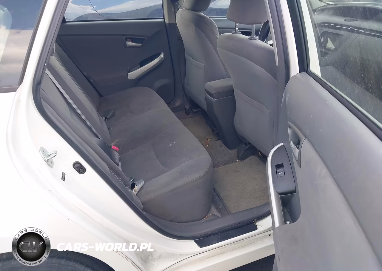 2011 Toyota Prius Two VIN:JTDKN3DUXB5330291 - 8