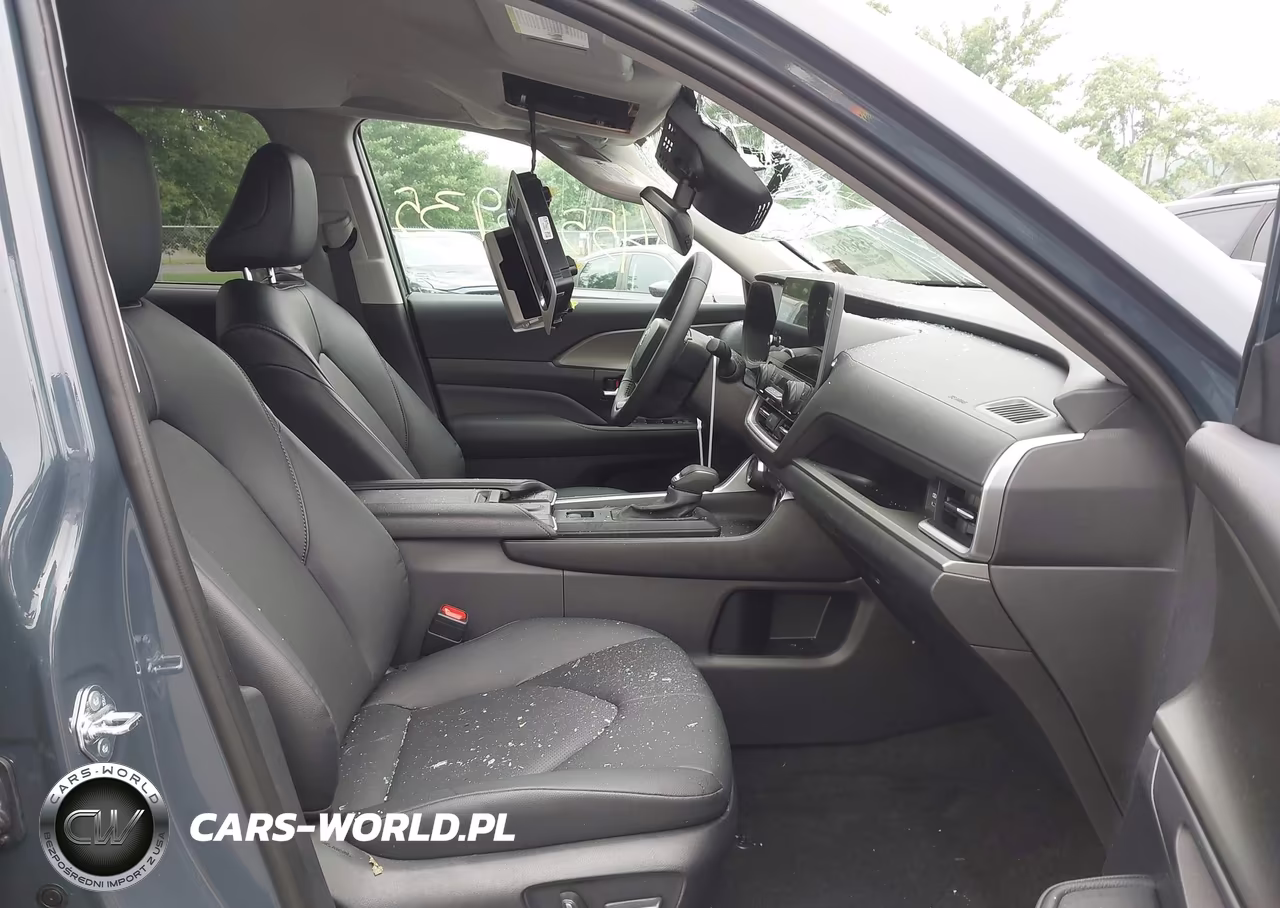 2026 Toyota Grand Highlander Xle VIN:5TDAAAB52TS123820 - 5