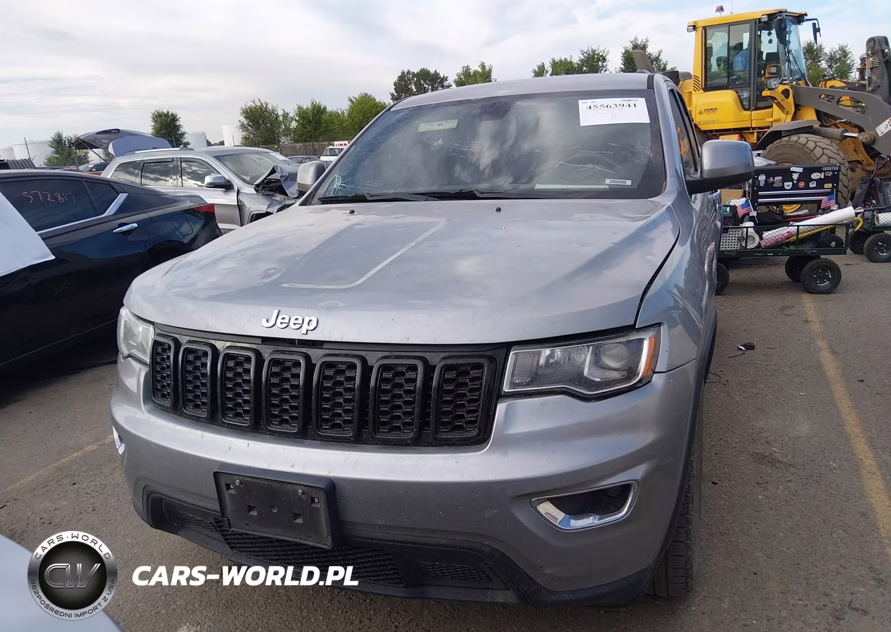 2018 Jeep Grand Cherokee Laredo 4X4 VIN:1C4RJFAG8JC180685 - 12