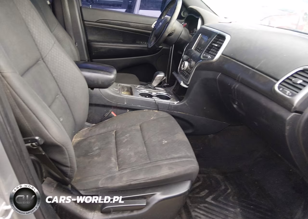 2018 Jeep Grand Cherokee Laredo 4X4 VIN:1C4RJFAG8JC180685 - 5