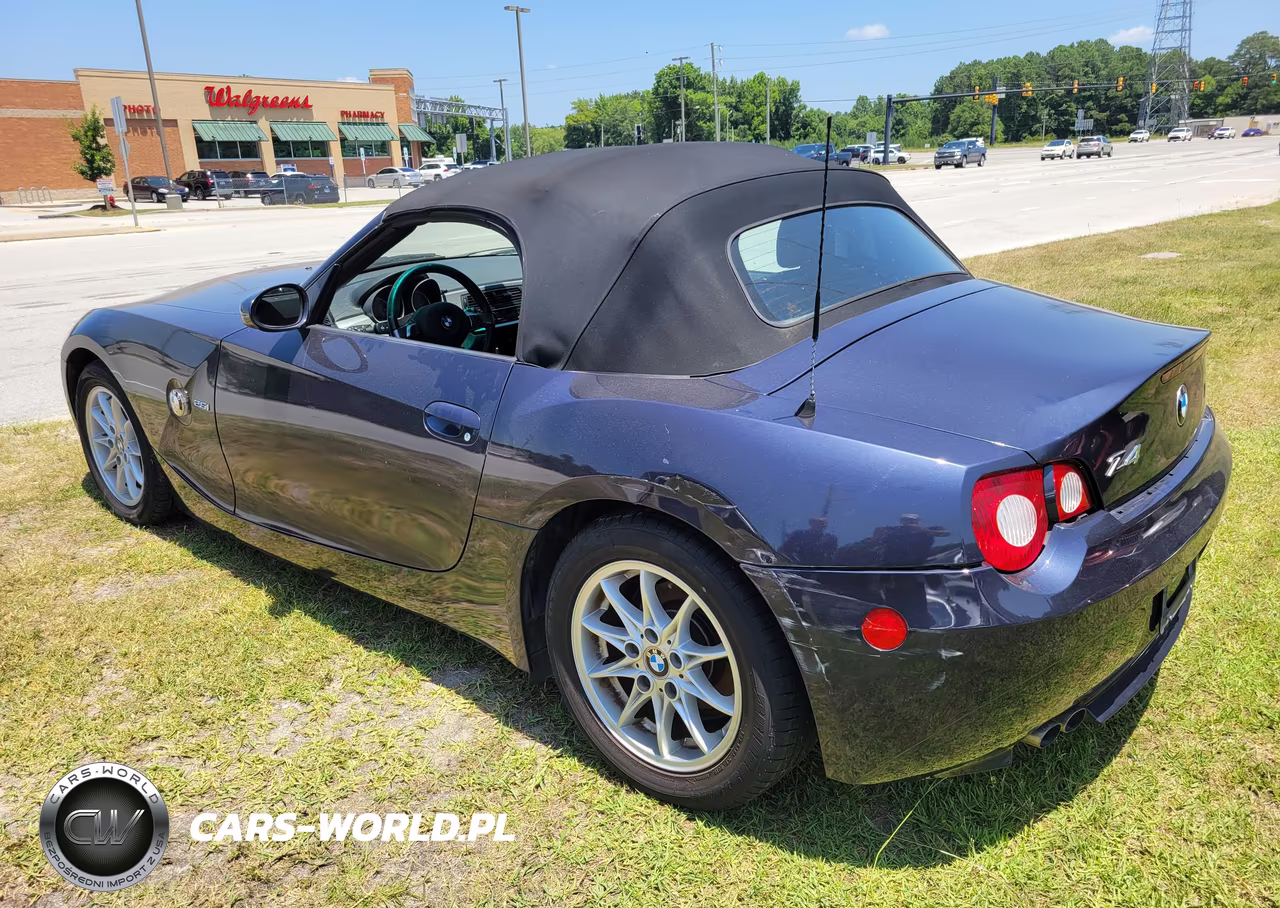 2005 BMW Z4 2.5I VIN:4USBT33535LS56237 - 3