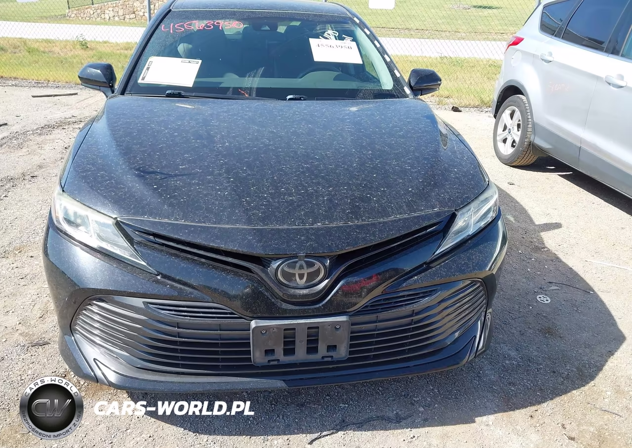 2018 Toyota Camry Le VIN:4T1B11HK8JU665591 - 13