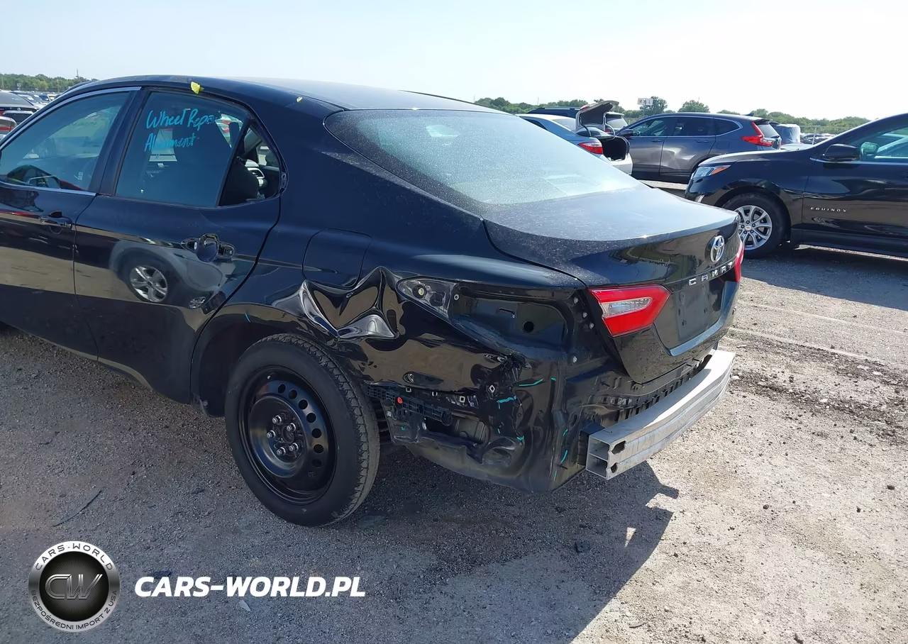 2018 Toyota Camry Le VIN:4T1B11HK8JU665591 - 6