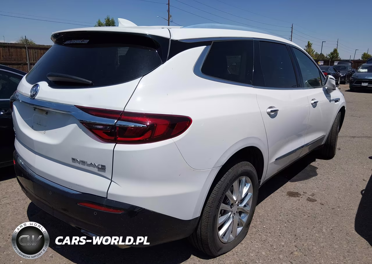 2018 Buick Enclave Essence VIN:5GAEVAKW5JJ156384 - 4