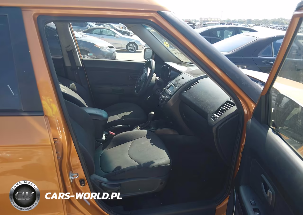 2011 Kia Soul + VIN:KNDJT2A27B7303049 - 5