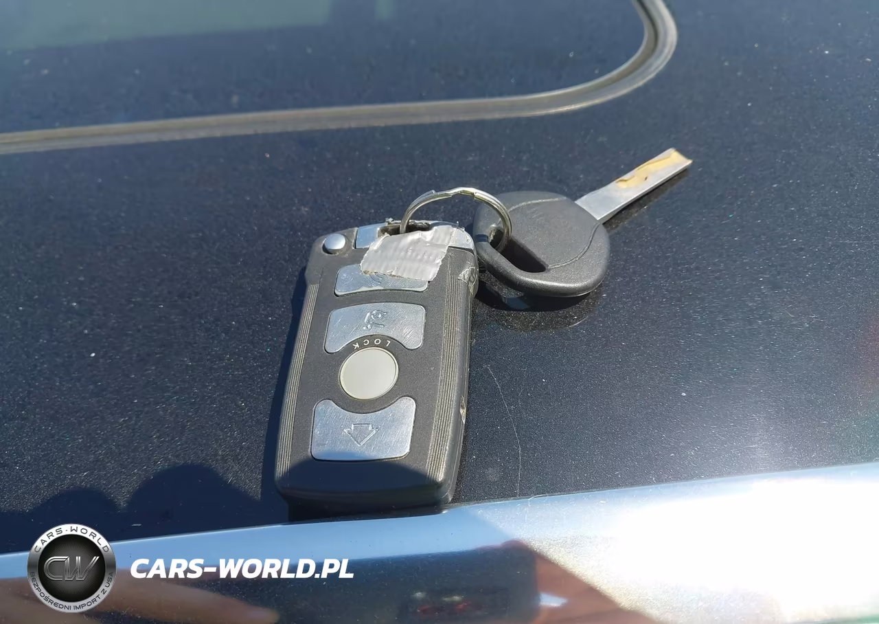 2005 BMW 760Li VIN:WBAGN83525DK11252 - 11