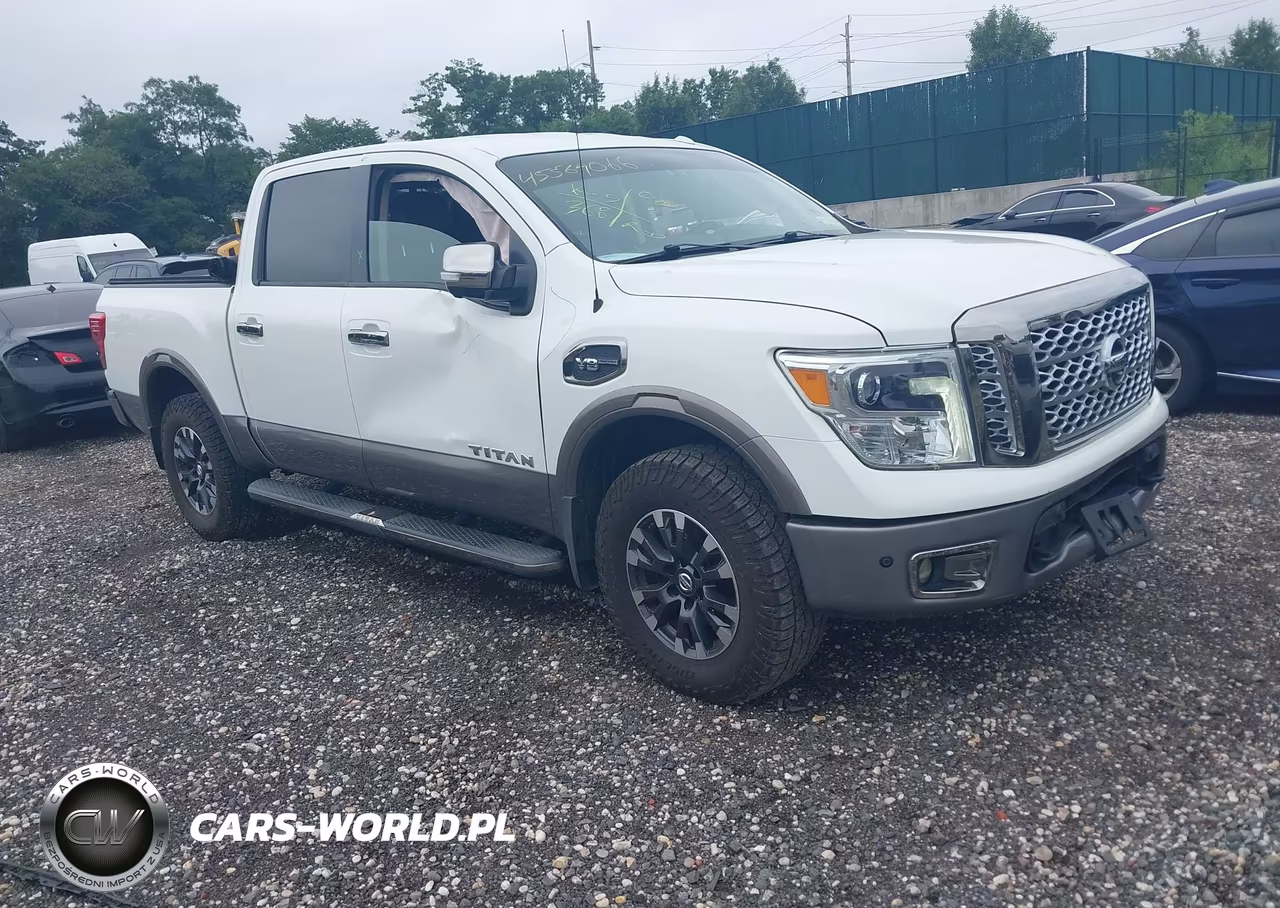 2017 Nissan Titan Platinum Reserve – zdjęcie 1 z 3