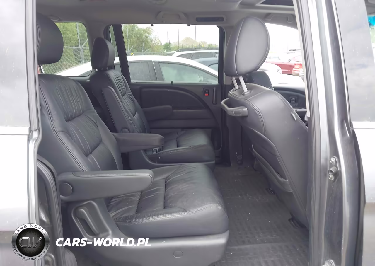2010 Honda Odyssey Touring VIN:5FNRL3H91AB044773 - 8